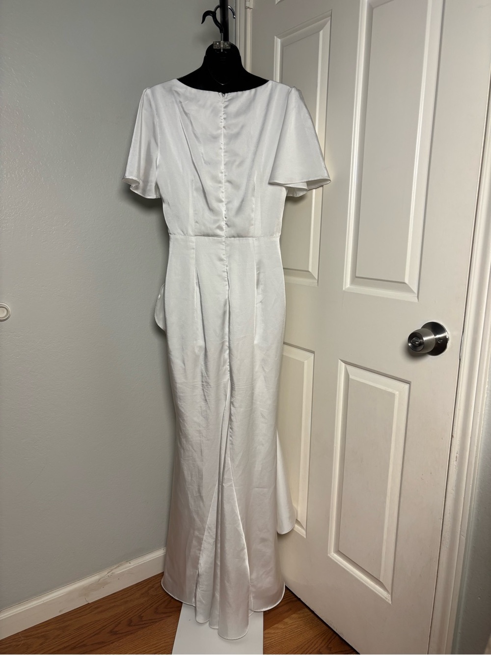 Eternal Bond White Satin Ruffled Flutter Sleeve - Picture 7 of 12